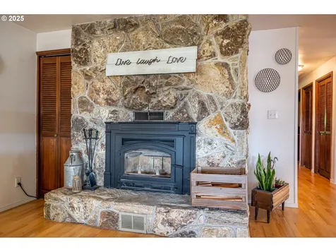 624 Bender Street Myrtle Point OR 97458