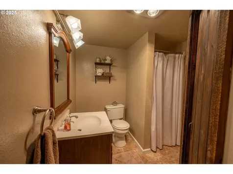 624 Bender Street Myrtle Point OR 97458