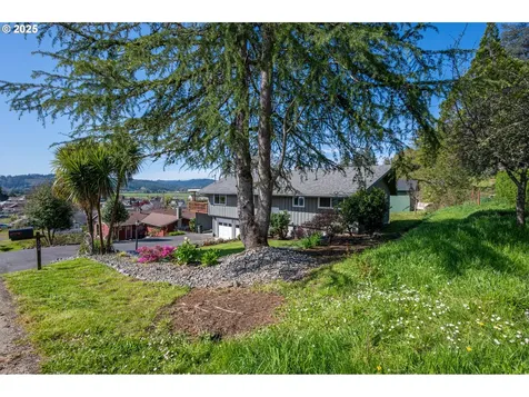 624 Bender Street Myrtle Point OR 97458