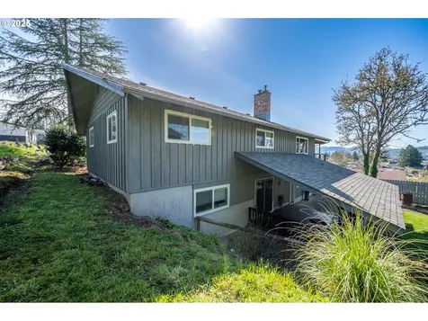 624 Bender Street Myrtle Point OR 97458
