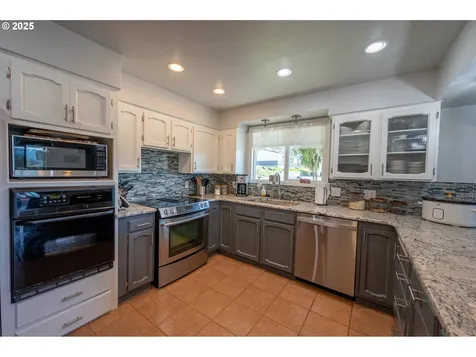 624 Bender Street Myrtle Point OR 97458