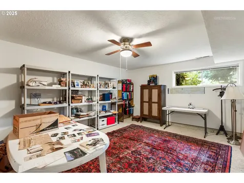6825 SE Pine Court Portland OR 97215