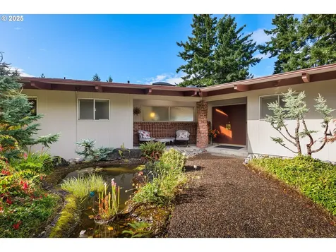 6825 SE Pine Court Portland OR 97215