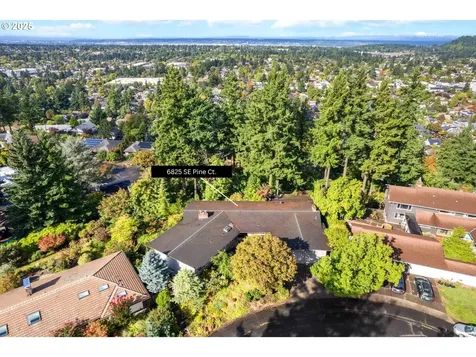 6825 SE Pine Court Portland OR 97215