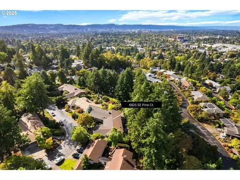6825 SE Pine Court Portland OR 97215