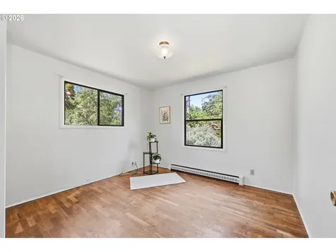 130 W 35th Place Eugene OR 97405