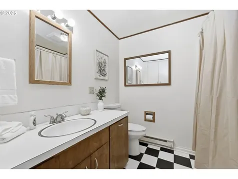 130 W 35th Place Eugene OR 97405
