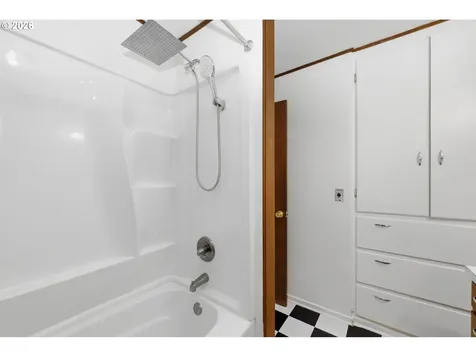 130 W 35th Place Eugene OR 97405