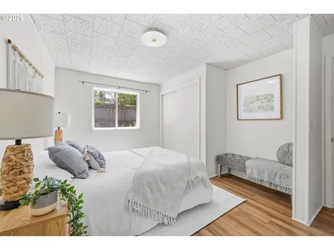 130 W 35th Place Eugene OR 97405