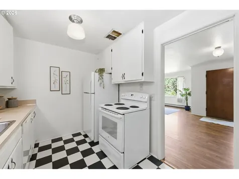 130 W 35th Place Eugene OR 97405