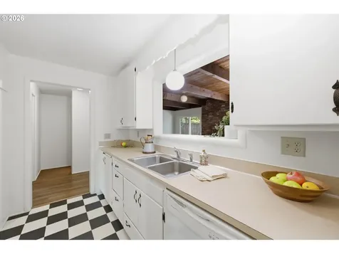 130 W 35th Place Eugene OR 97405