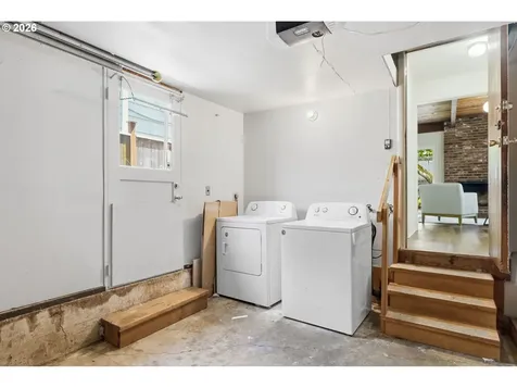 130 W 35th Place Eugene OR 97405