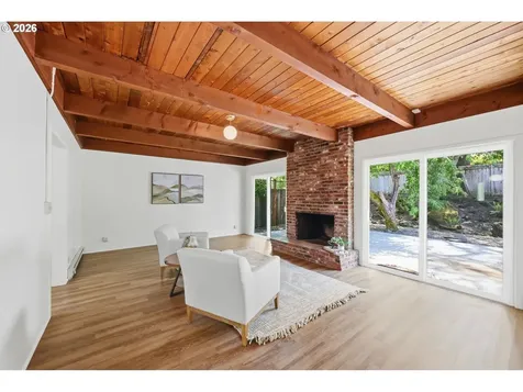 130 W 35th Place Eugene OR 97405