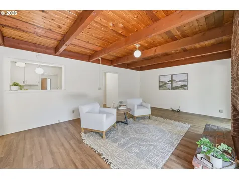 130 W 35th Place Eugene OR 97405