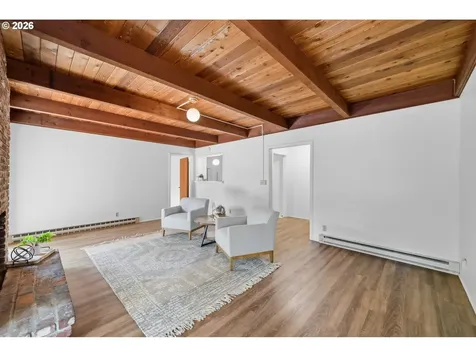 130 W 35th Place Eugene OR 97405