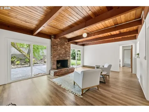 130 W 35th Place Eugene OR 97405