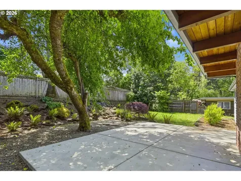130 W 35th Place Eugene OR 97405