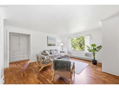 130 W 35th Place Eugene OR 97405