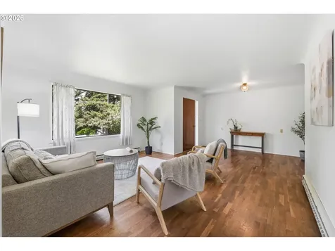 130 W 35th Place Eugene OR 97405