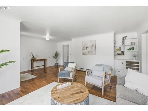 130 W 35th Place Eugene OR 97405