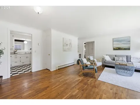 130 W 35th Place Eugene OR 97405