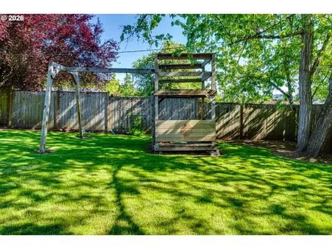 3270 Alder Street Eugene OR 97405