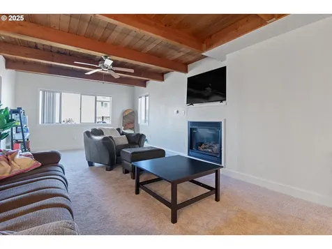 5218 NW Jetty Avenue Lincoln City OR 97367