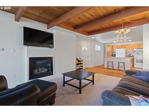 5218 NW Jetty Avenue Lincoln City OR 97367
