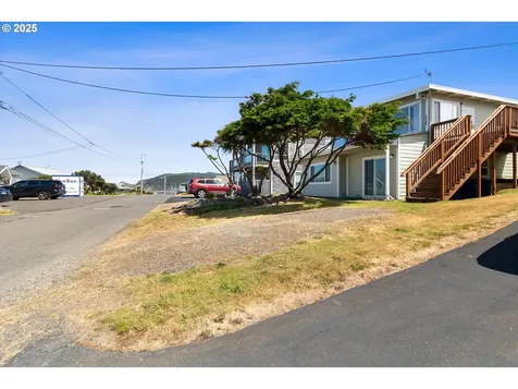 5218 NW Jetty Avenue Lincoln City OR 97367