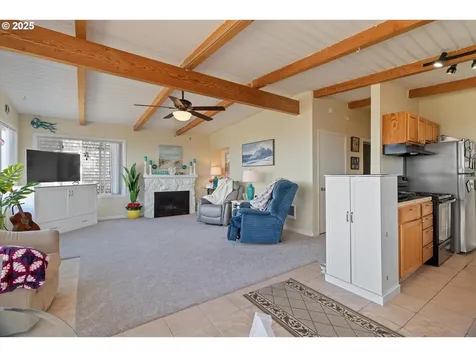 5218 NW Jetty Avenue Lincoln City OR 97367