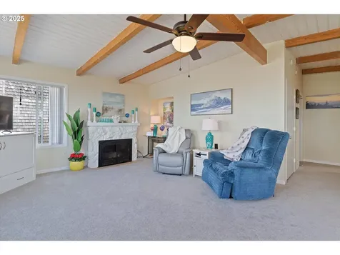 5218 NW Jetty Avenue Lincoln City OR 97367