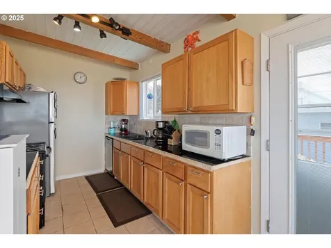 5218 NW Jetty Avenue Lincoln City OR 97367