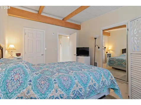 5218 NW Jetty Avenue Lincoln City OR 97367