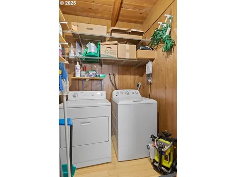 5218 NW Jetty Avenue Lincoln City OR 97367