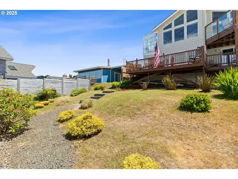 5218 NW Jetty Avenue Lincoln City OR 97367