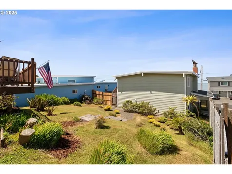 5218 NW Jetty Avenue Lincoln City OR 97367