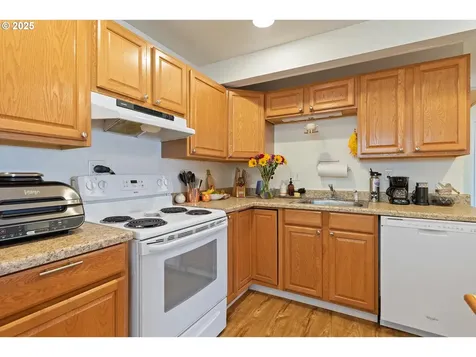 5218 NW Jetty Avenue Lincoln City OR 97367