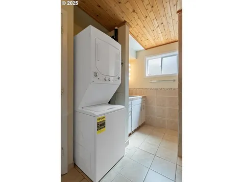 5218 NW Jetty Avenue Lincoln City OR 97367