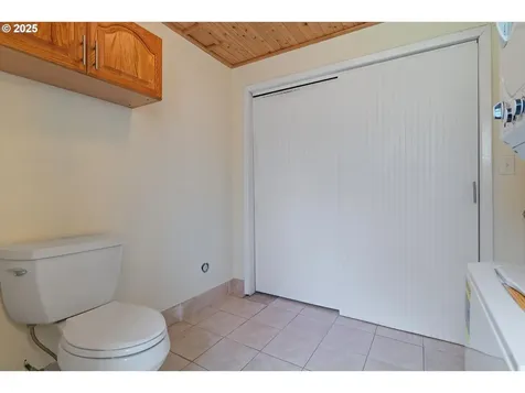 5218 NW Jetty Avenue Lincoln City OR 97367