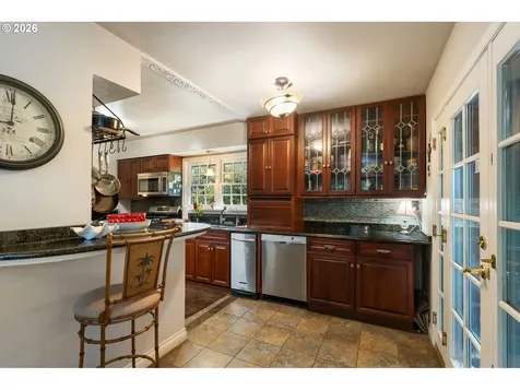 12215 SW 60th Avenue Portland OR 97219