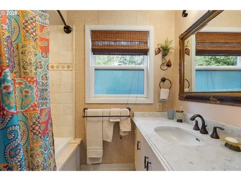 12215 SW 60th Avenue Portland OR 97219