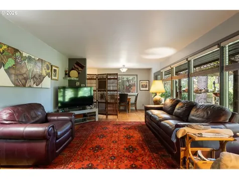 12215 SW 60th Avenue Portland OR 97219