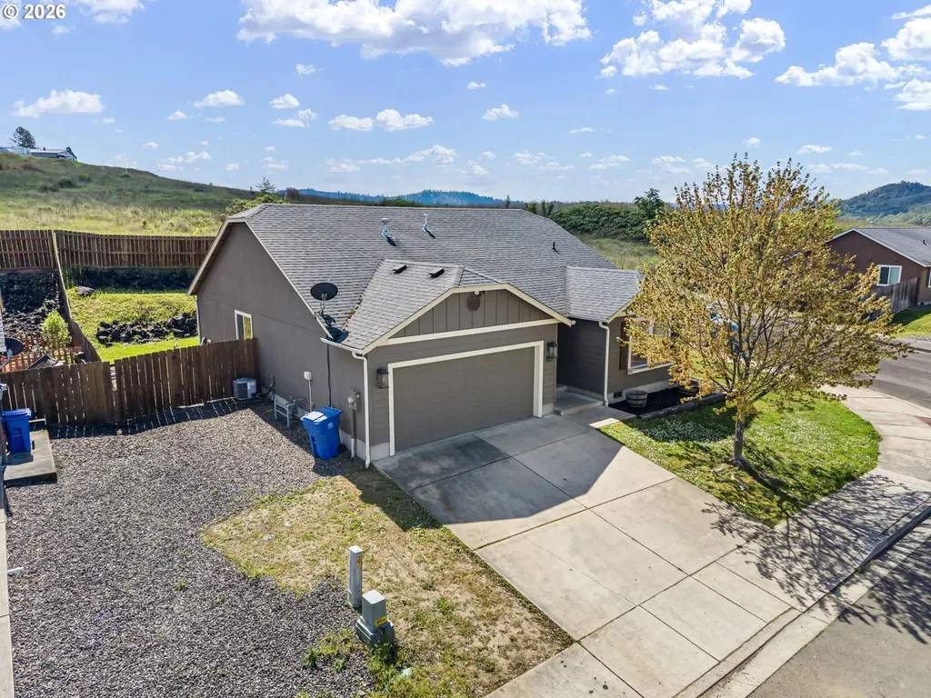 153 Quincy Avenue Roseburg OR 97471