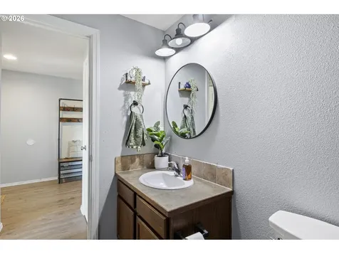 153 Quincy Avenue Roseburg OR 97471