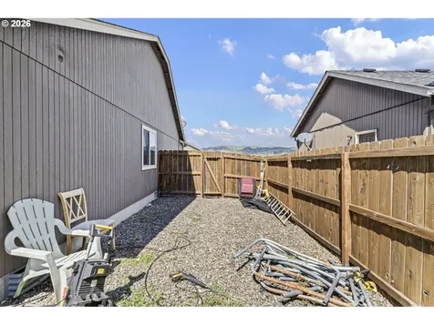 153 Quincy Avenue Roseburg OR 97471