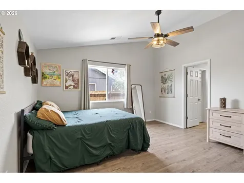 153 Quincy Avenue Roseburg OR 97471