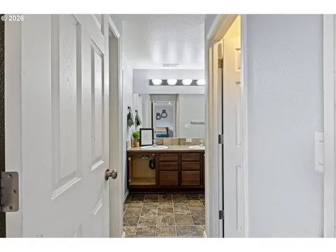 153 Quincy Avenue Roseburg OR 97471