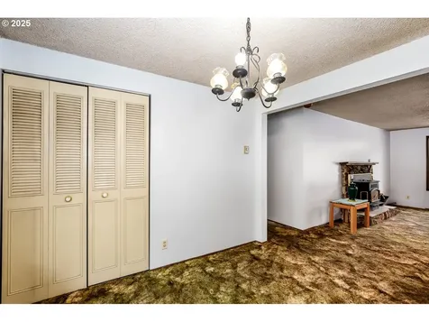 47711 Commercial Street Oakridge OR 97463