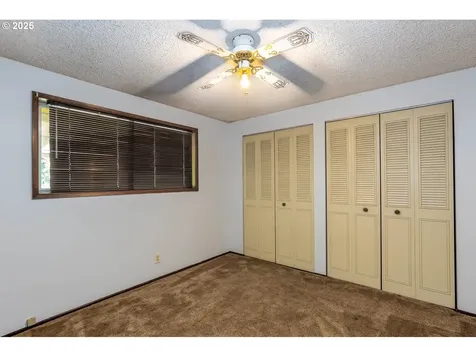 47711 Commercial Street Oakridge OR 97463