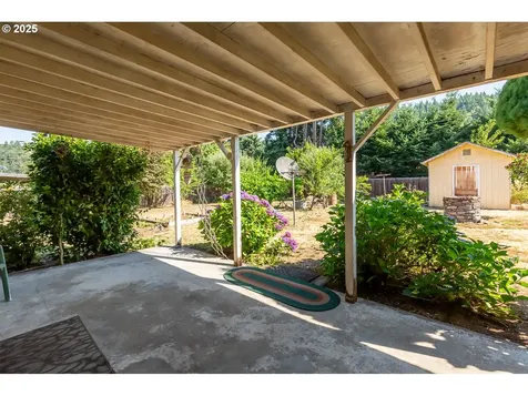 47711 Commercial Street Oakridge OR 97463